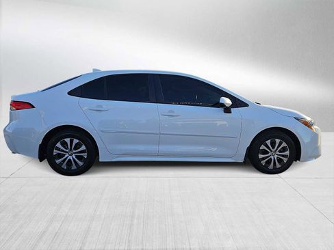 Used 2022 Toyota Corolla LE image 9