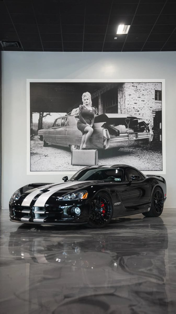 Used 2006 Dodge Viper SRT-10 RWD image 2