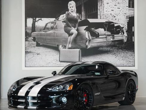 Used 2006 Dodge Viper SRT-10 RWD image 2