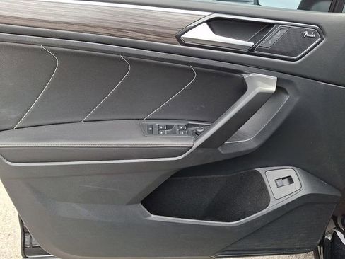 Used 2023 Volkswagen Tiguan SEL R-Line image 12