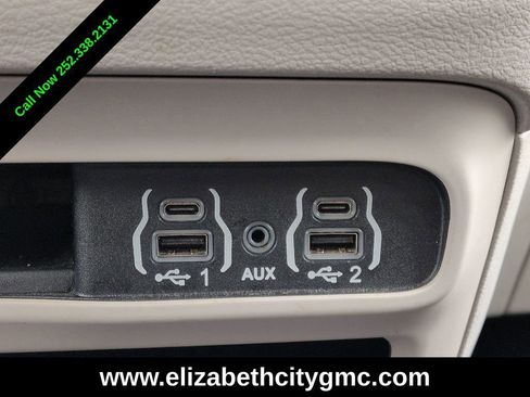 Used 2023 Chrysler Pacifica Touring-L FWD image 32