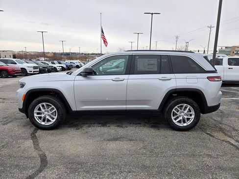 New 2025 Jeep Grand Cherokee Laredo X image 7