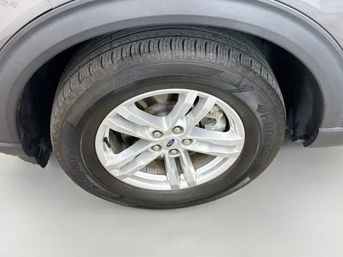 Used 2023 Ford Explorer XLT RWD image 30