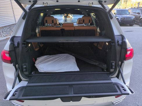 Used 2022 BMW X7 xDrive40i w/ Premium Package image 31