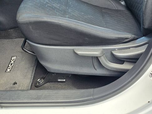 Used 2023 Nissan Kicks SV FWD image 18