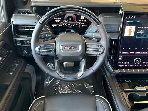 Certified 2025 GMC Yukon XL AT4 Ultimate AWD/4WD image 13