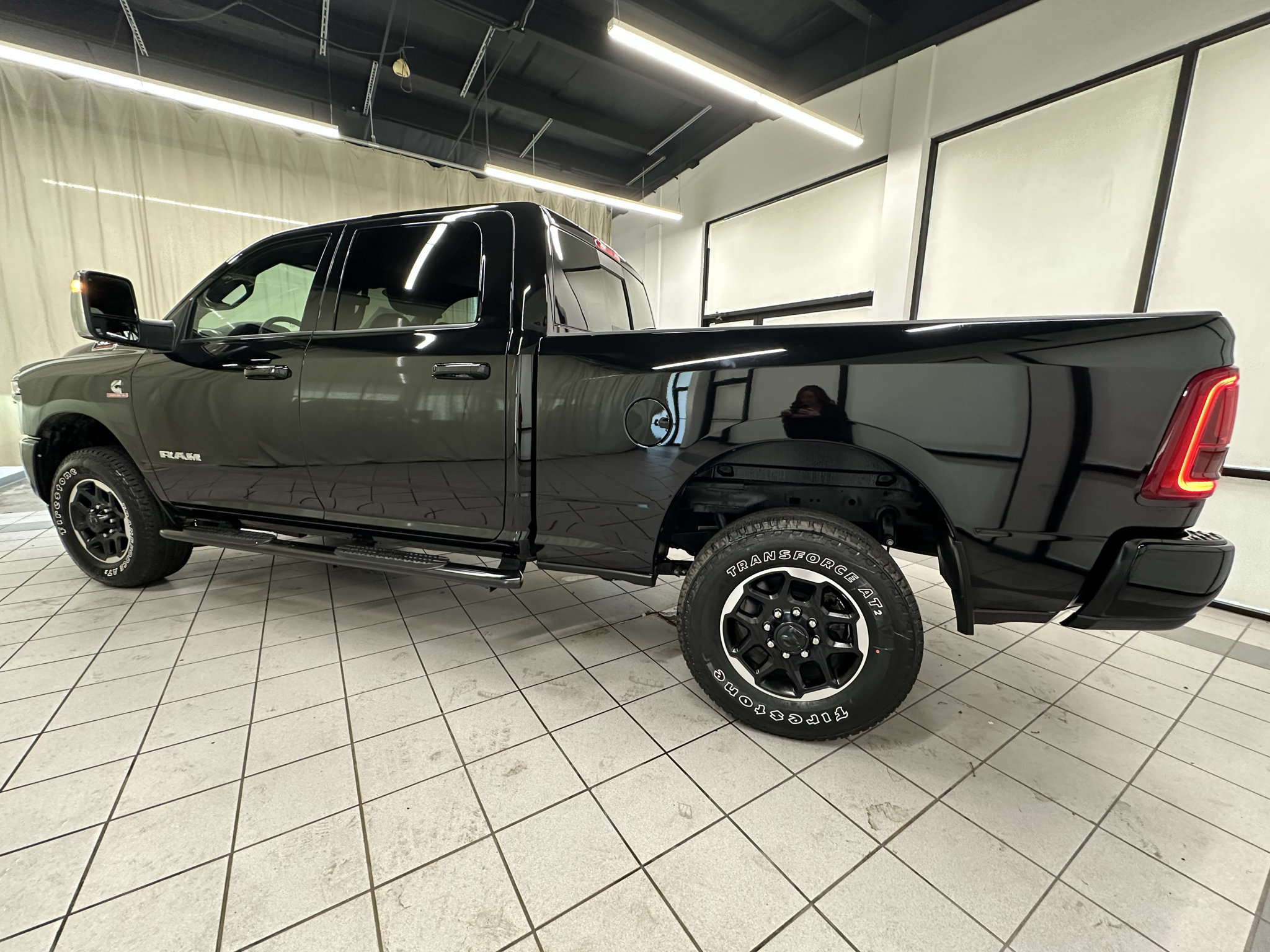 Used 2026 RAM 2500 Laramie AWD/4WD image 8