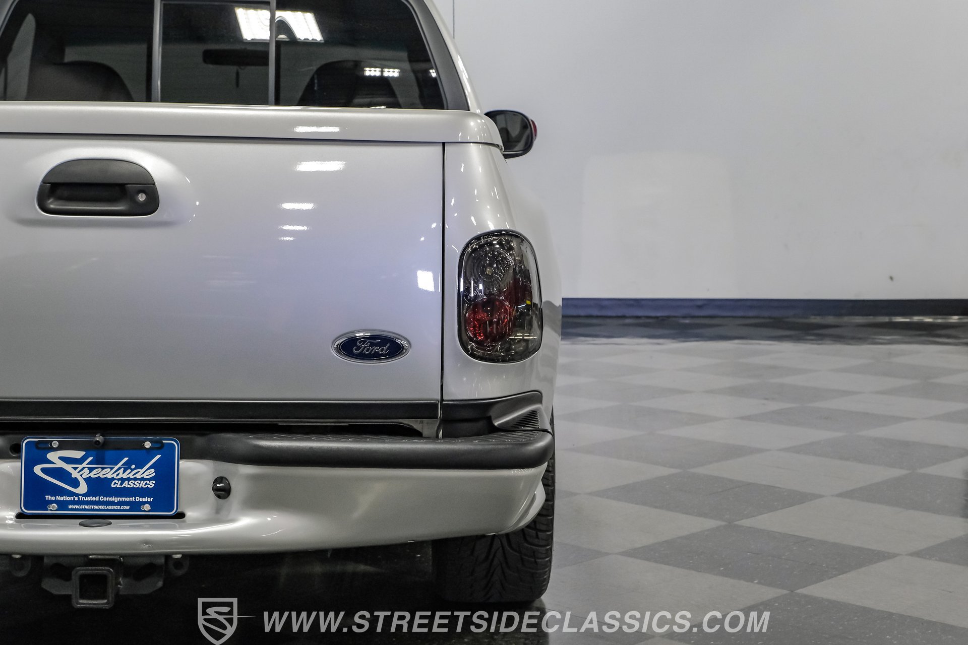 Used 2001 Ford F150 Lightning RWD image 26