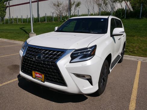 Used 2021 Lexus GX 460 Premium w/ Premium Package AWD/4WD image 2