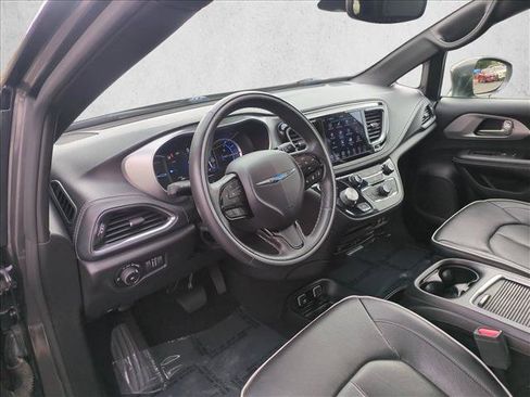 Used 2019 Chrysler Pacifica Limited w/ Advanced Safetytec Group FWD image 10