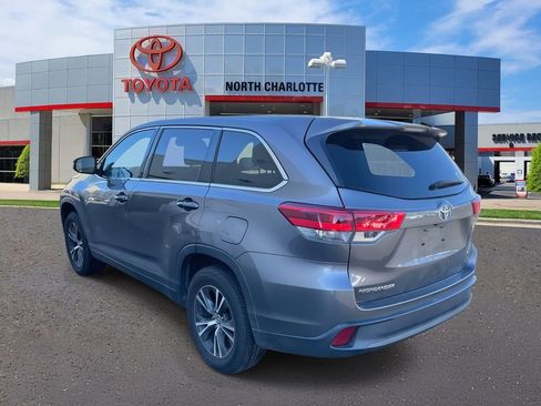 Used 2019 Toyota Highlander LE image 7