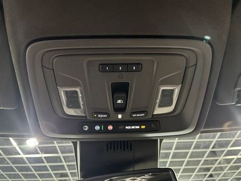 Used 2023 GMC Sierra 1500 SLT w/ SLT Premium Plus Package AWD/4WD image 24