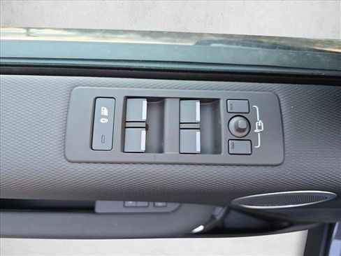 New 2026 Land Rover Discovery Limited Edition image 29