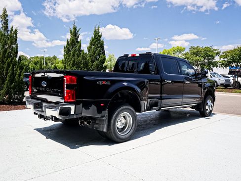 Used 2026 Ford F350 Lariat w/ Lariat Ultimate Package AWD/4WD image 11