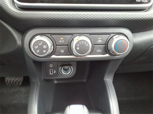 New 2025 Nissan Kicks Play S image 13