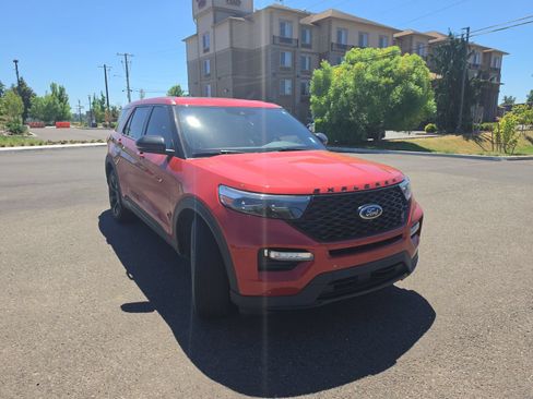 Used 2022 Ford Explorer ST w/ ST Street Pack AWD/4WD image 6