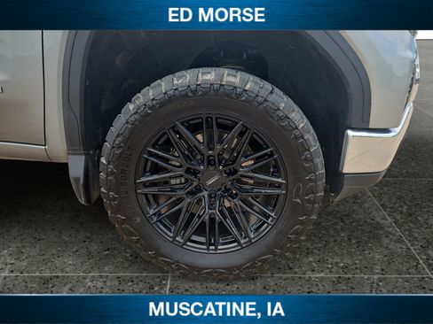 Used 2023 GMC Sierra 1500 SLE w/ Enhanced Capability Package AWD/4WD image 12