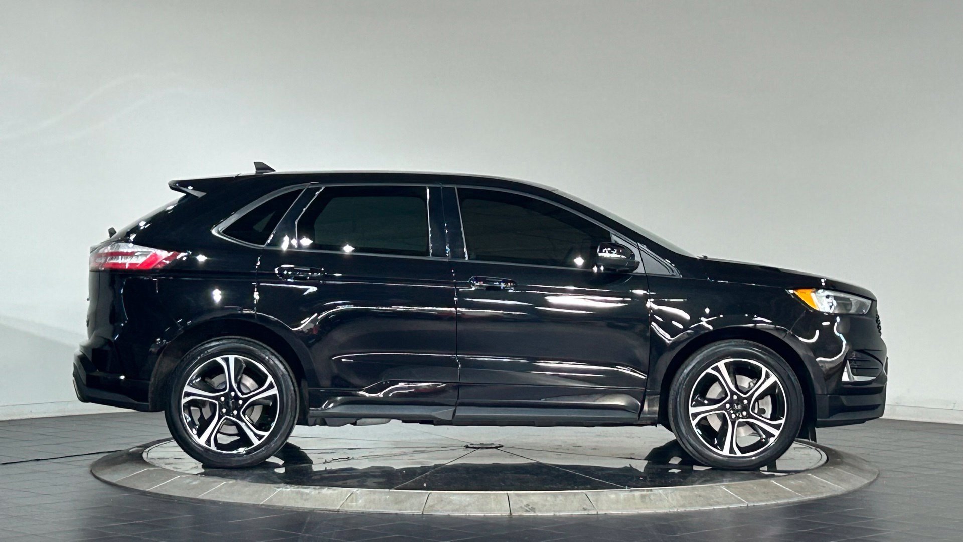Used 2023 Ford Edge ST AWD/4WD image 11