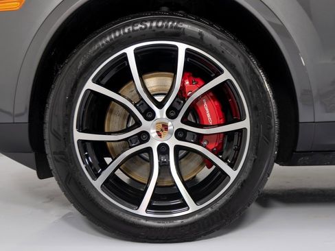 New 2026 Porsche Cayenne S image 14