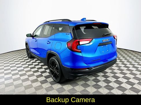 Used 2024 GMC Terrain SLE w/ Driver Convenience Package image 7