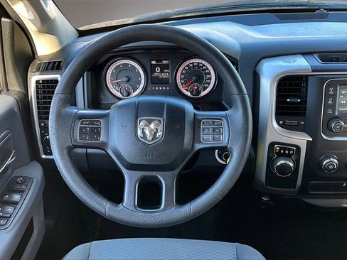 Used 2019 RAM 1500 Classic SLT image 9