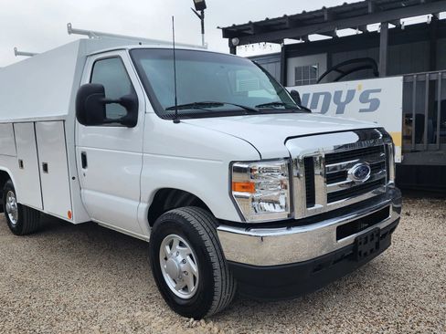 Used 2024 Ford E-350 and Econoline 350 Super Duty w/ Power Windows & Locks Group RWD image 14