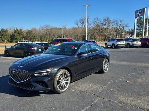 Used 2023 Genesis G70 2.0T image 4