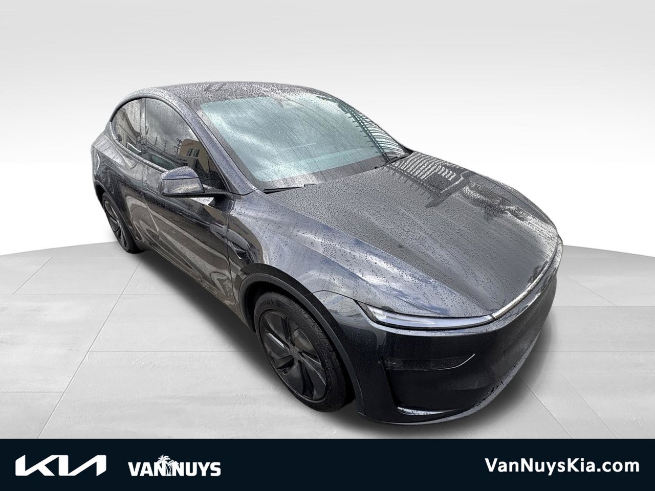 Used 2026 Tesla Model Y 2WD image 1