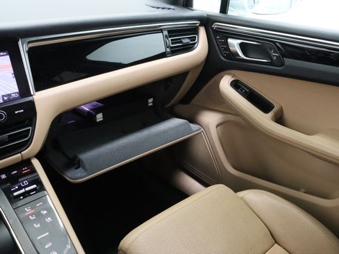 Used 2023 Porsche Macan S image 24