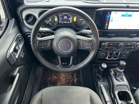 Used 2024 Jeep Wrangler Unlimited AWD/4WD image 16