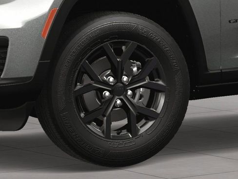 New 2025 Jeep Grand Cherokee L Altitude image 11