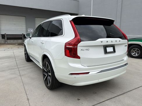 Certified 2024 Volvo XC90 B5 Plus w/ Protection Package Premier AWD/4WD image 3