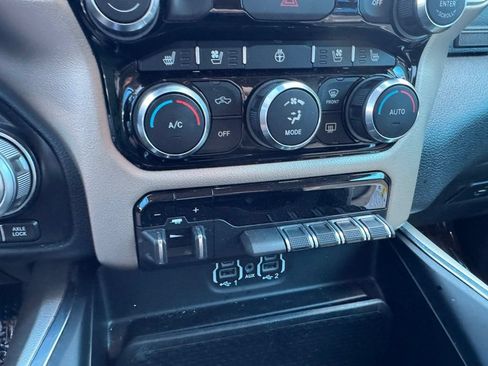 Used 2020 RAM 1500 Laramie AWD/4WD image 18
