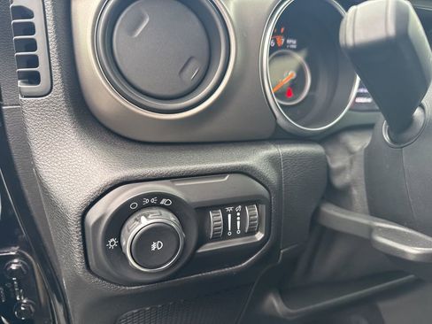 Used 2021 Jeep Wrangler Sport image 13