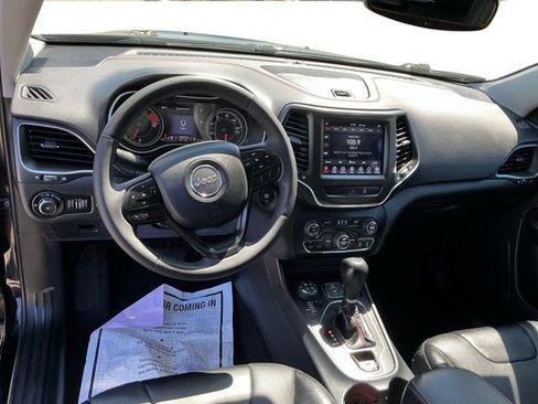Used 2022 Jeep Cherokee Trailhawk w/ Premium Leather Package AWD/4WD image 29