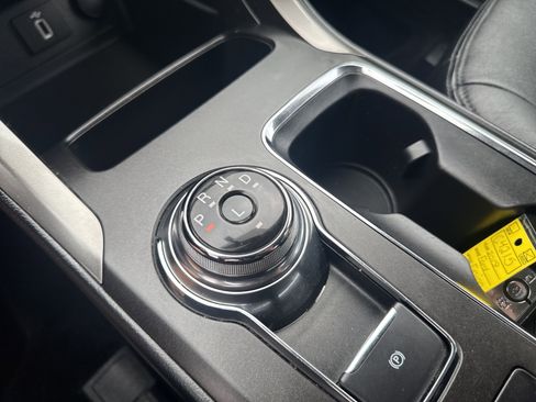 Used 2018 Ford Fusion SE image 22