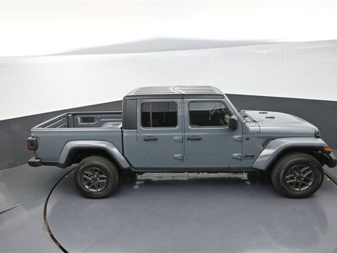 New 2025 Jeep Gladiator Sport image 16