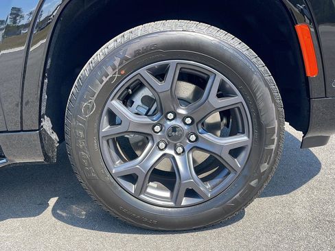 New 2026 Jeep Grand Wagoneer Limited AWD/4WD image 9