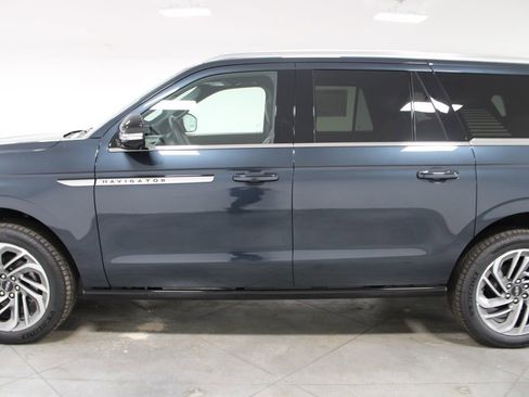 New 2026 Lincoln Navigator L Reserve AWD/4WD image 5