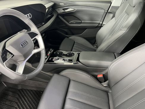 Used 2025 Audi Q6 e-tron Premium Plus AWD/4WD image 4