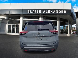 Used 2023 Nissan Rogue SL w/ SL Premium Package video 4