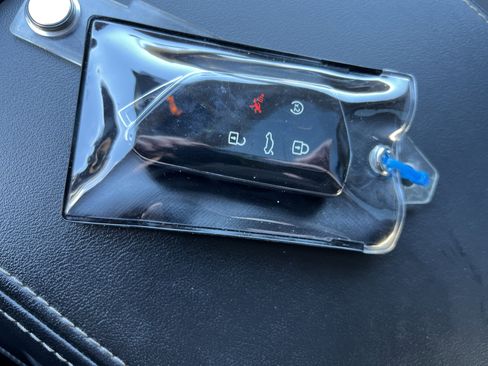 Certified 2025 Volkswagen Atlas SE image 34