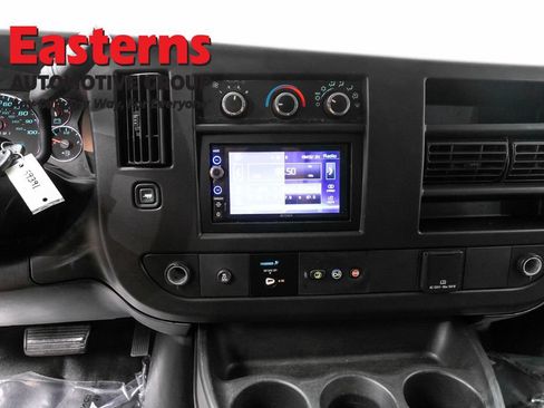 Used 2019 Chevrolet Express 2500 Extended RWD image 12
