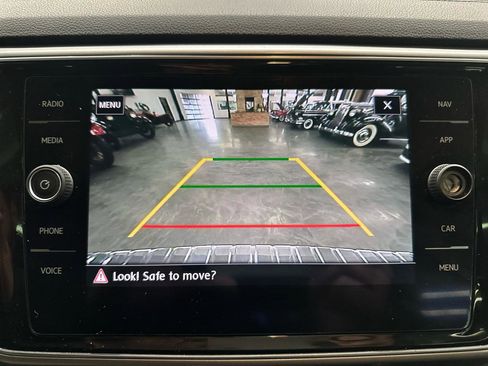 Used 2019 Volkswagen Atlas SEL R-Line AWD/4WD image 30