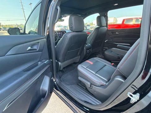 Used 2024 Chevrolet Traverse RS w/ LPO, Floor Liner Package FWD image 13