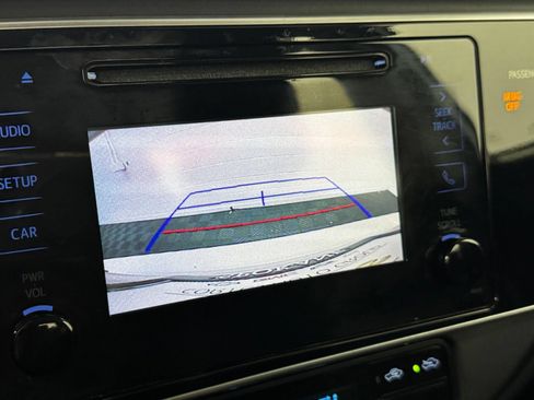 Used 2017 Toyota Corolla LE FWD image 12