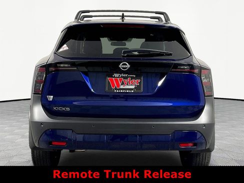 Used 2026 Nissan Kicks SV w/ Charging Package FWD image 5