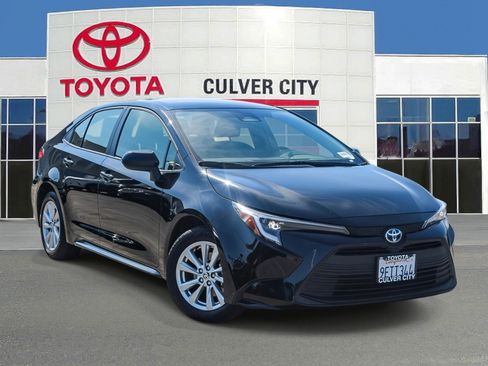 Certified 2023 Toyota Corolla LE w/ LE Convenience Package image 1