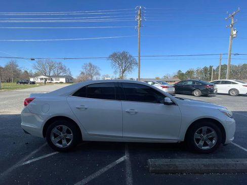 Used 2016 Chevrolet Malibu LT image 5