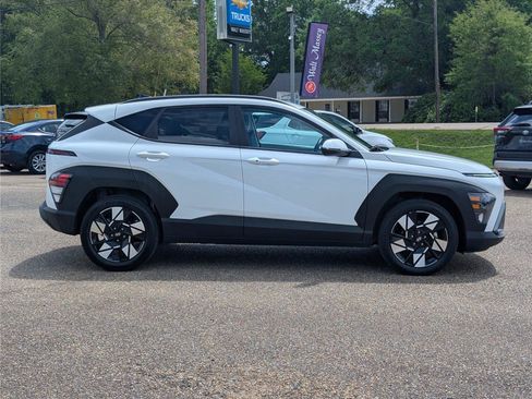 Used 2025 Hyundai Kona SEL FWD image 6